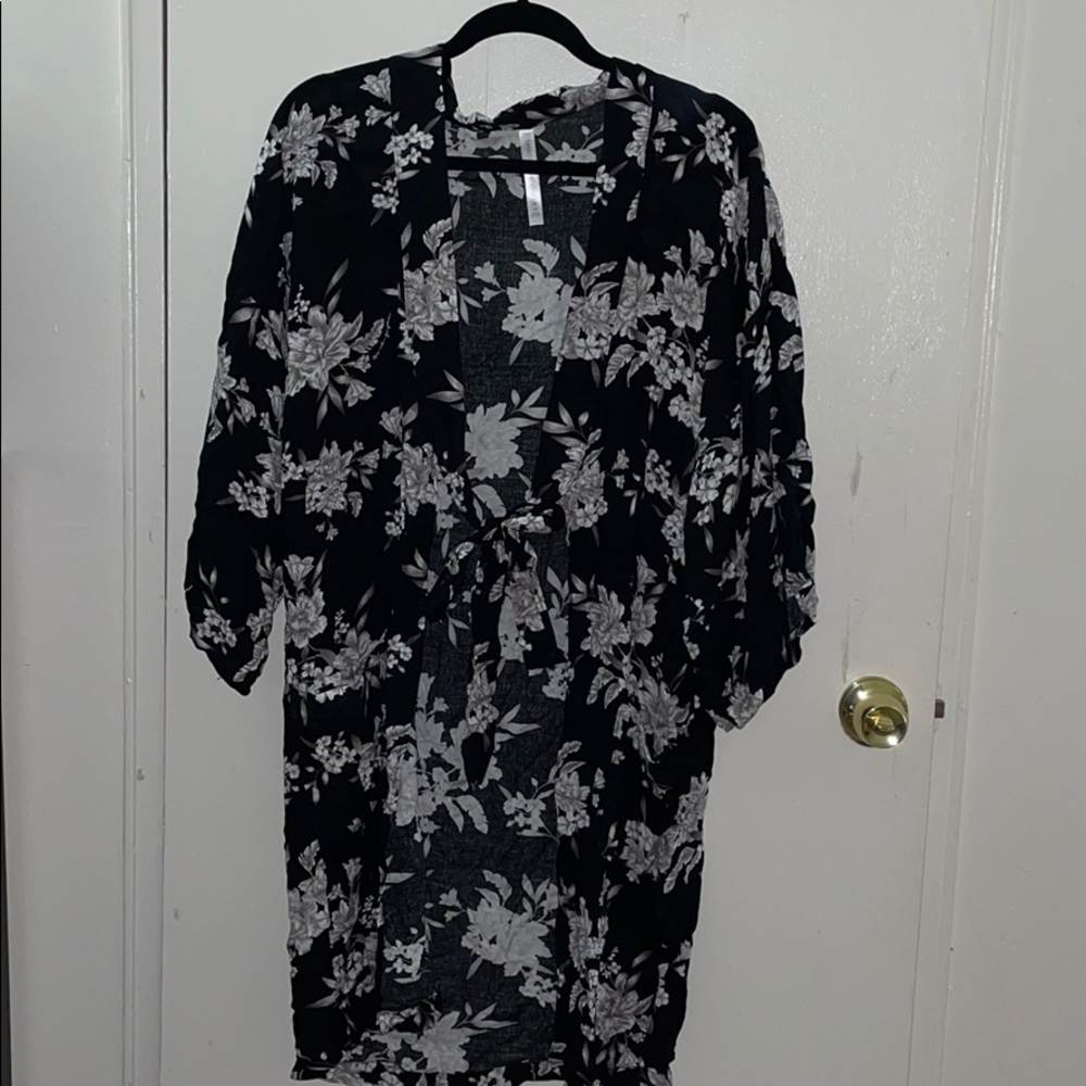 COPY - Spiritual gangster black floral kimono